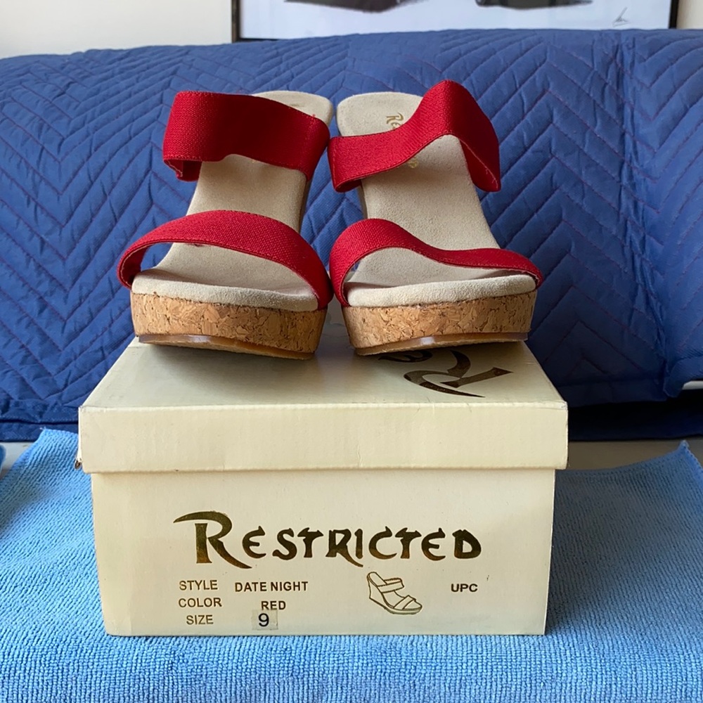 Cork wedges